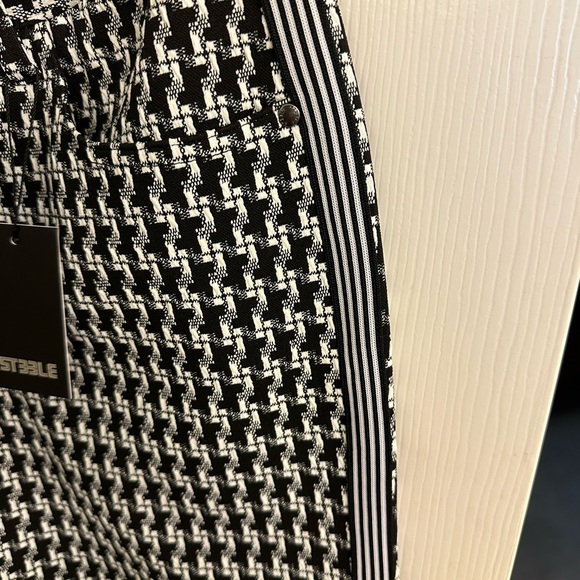 Men’s ST33LE Black and White mini check shorts - Picture 3 of 5